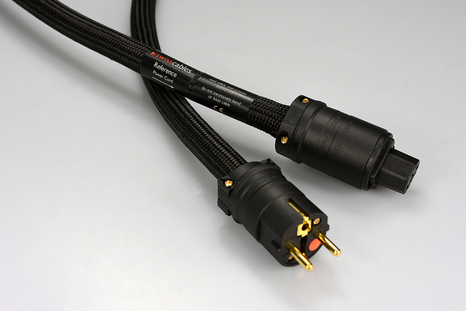 SWISS CÂBLES RÉFÉRENCE POWER HIFICONNECT