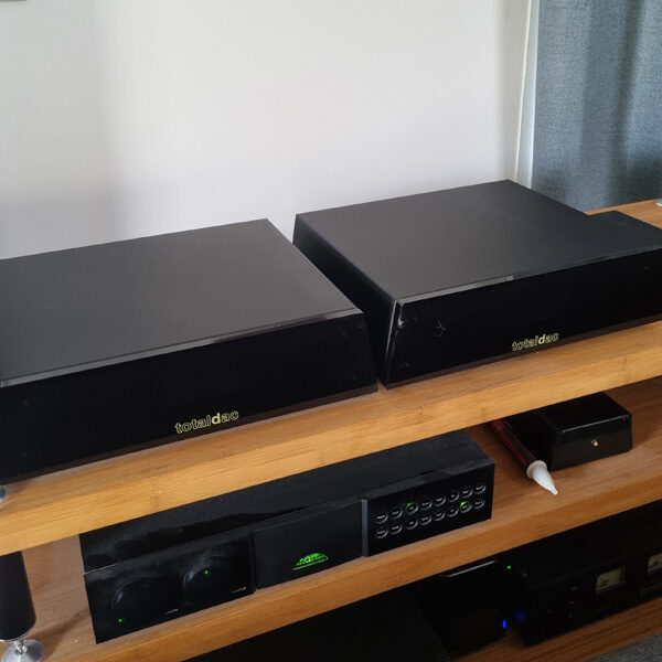 TOTALDAC d1-TUBE Mk2 + d1-STREAMER + alimentations + câble BIBACORD AES/EBU -51%